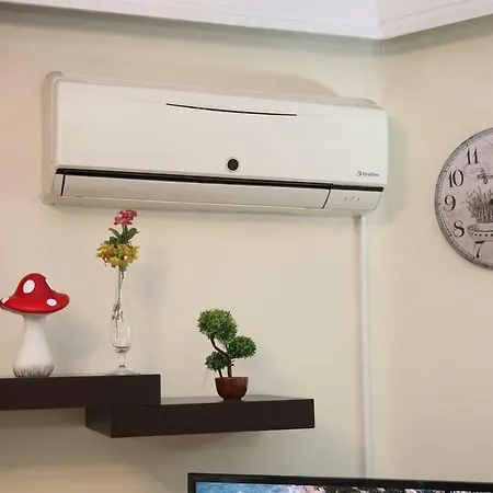 Cozy/comfortable Flat 50 Sq Flat, 15' From City's Centre. Great Vfm! Διαμέρισμα *