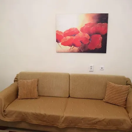 Cozy/comfortable Flat 50 Sq Flat, 15' From City's Centre. Great Vfm! Θεσσαλονίκη