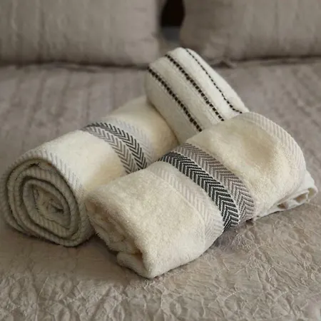 Cozy/comfortable Flat 50 Sq Flat, 15' From City's Centre. Great Vfm! Apartment *