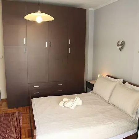 Cozy/comfortable Flat 50 Sq Flat, 15' From City's Centre. Great Vfm! Thessaloniki