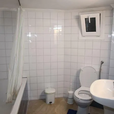 Cozy/comfortable Flat 50 Sq Flat, 15' From City's Centre. Great Vfm! Apartment Thessaloniki